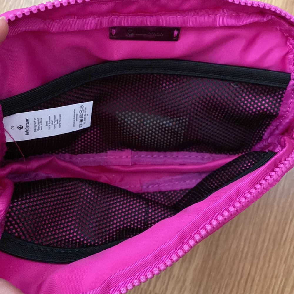β€οΈ Lululemon Pink Everywhere Belt Bag Original Strap - Picture 5 of 6